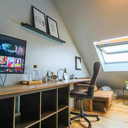 Maisonnette En Duplex Avec Terrasse Breux-Jouy 外观 照片